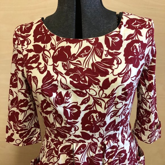 Women's Red and White Dress With Pockets - Picture 2 of 8